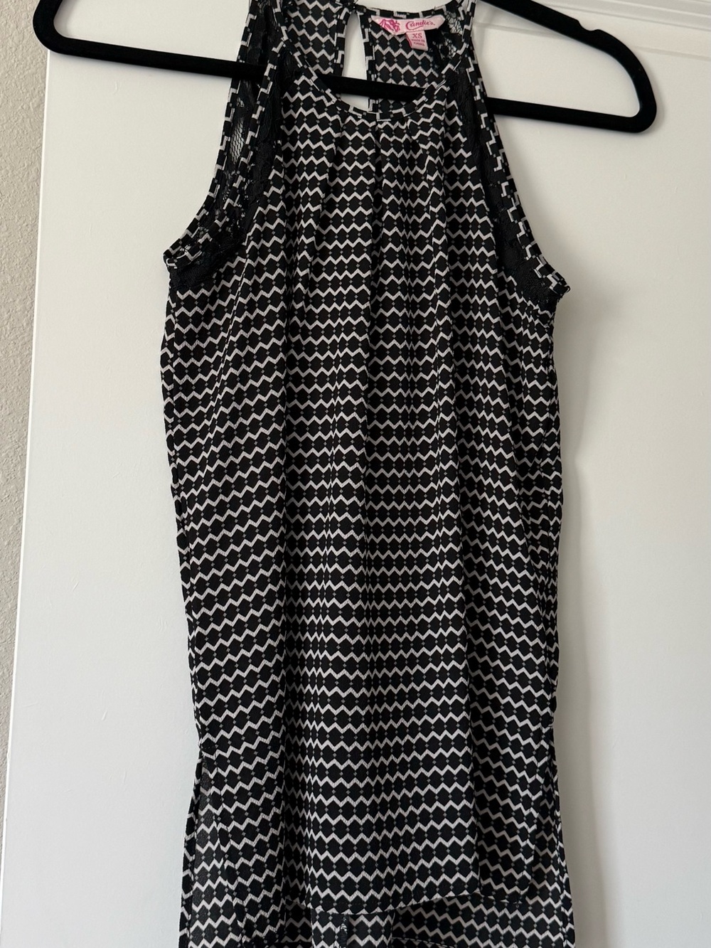 Candie's Black and White Sleeveless Geometric Shift Dress